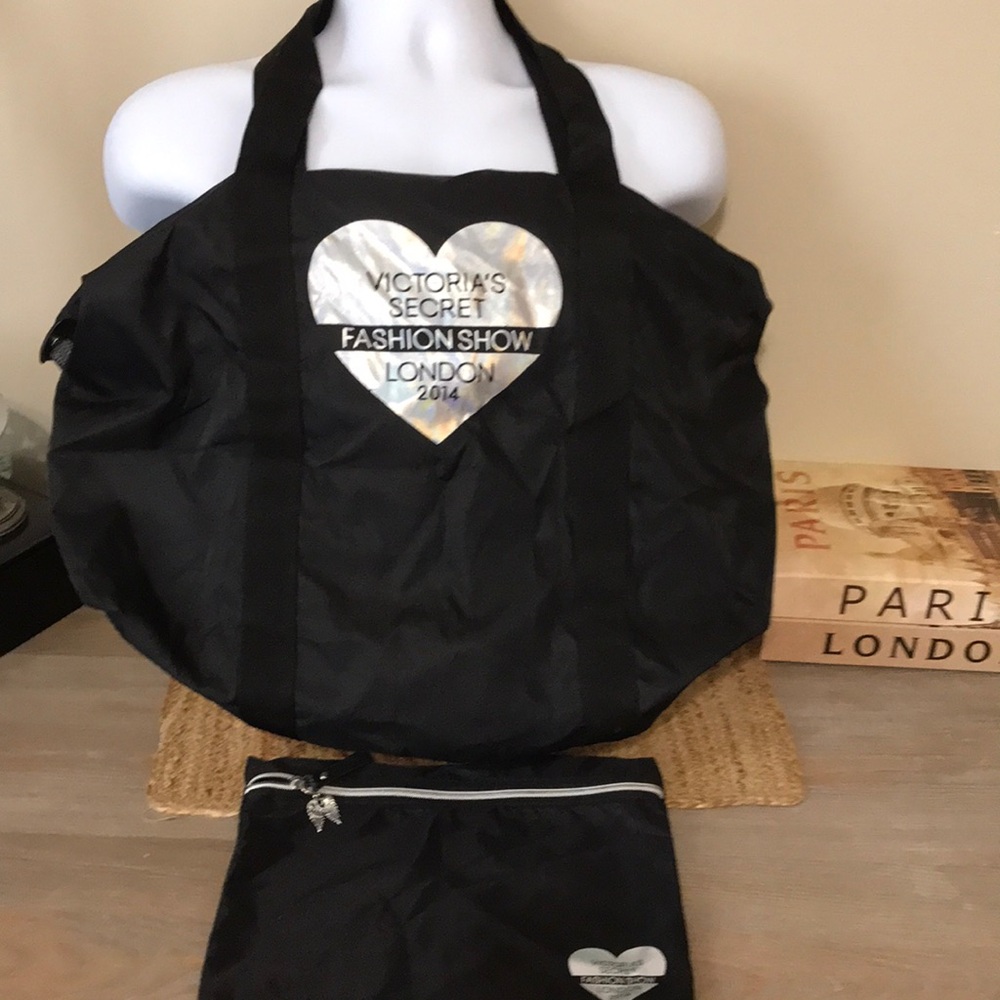 🖤 Victoria’s Secret 🖤…Large Black 2014 London Fashion Show Duffel Bag/Tote!